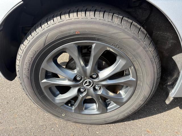 デミオ １３Ｓツーリング　ドライブレコーダー　バックカメラ　ナビ　ＴＶ　衝突被害軽減システム　アルミホイール　オートライト　ＬＥＤヘッドランプ　スマートキー　アイドリングストップ　電動格納ミラー　シートヒーター　ＡＴ（43枚目）