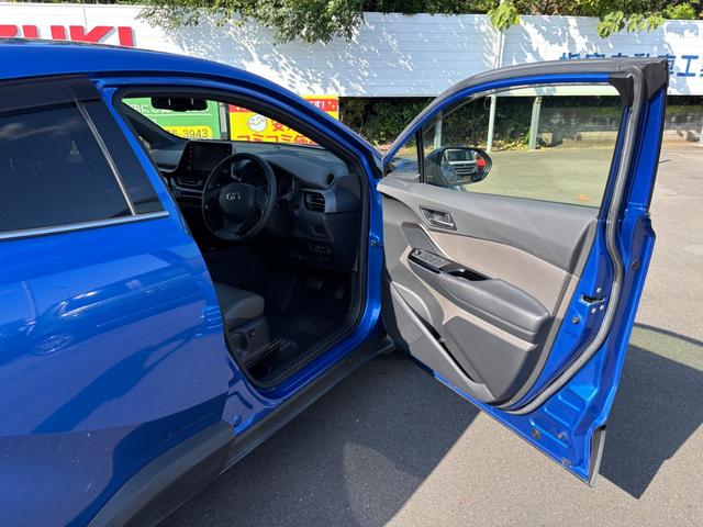 Ｃ－ＨＲ Ｇ　ＥＴＣ　全周囲カメラ　クリアランスソナー　オートクルーズコントロール　レーンアシスト　衝突被害軽減システム　ＴＶ　オートマチックハイビーム　オートライト　ＬＥＤヘッドランプ　アルミホイール（13枚目）