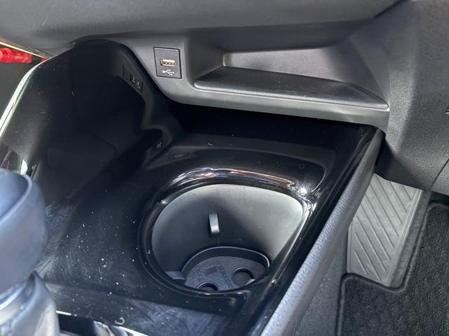 Ｃ－ＨＲ Ｇ　ＥＴＣ　全周囲カメラ　クリアランスソナー　オートクルーズコントロール　レーンアシスト　衝突被害軽減システム　ＴＶ　オートマチックハイビーム　オートライト　ＬＥＤヘッドランプ　アルミホイール（31枚目）