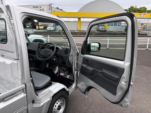 キャリイトラック KCエアコン・パワステ 4WD AT クリアランスソナー キーレスエントリー アイドリングストップ オートライト ESC エアコン パワーウィンドウ 運転席エアバッグ 助手席エアバッグ(18枚目)