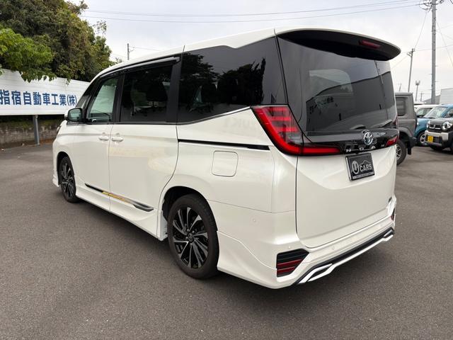 ノア ハイブリッドＳ－Ｚ　ドライブレコーダー　全周囲カメラ　ＴＶ　クリアランスソナー　オートクルーズコントロール　レーンアシスト　パークアシスト　衝突被害軽減システム　両側電動スライドドア　オートマチックハイビーム（8枚目）