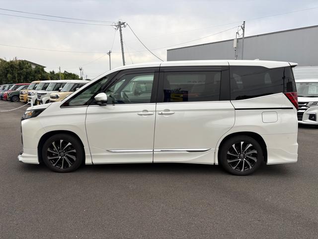 ノア ハイブリッドＳ－Ｚ　ドライブレコーダー　全周囲カメラ　ＴＶ　クリアランスソナー　オートクルーズコントロール　レーンアシスト　パークアシスト　衝突被害軽減システム　両側電動スライドドア　オートマチックハイビーム（9枚目）