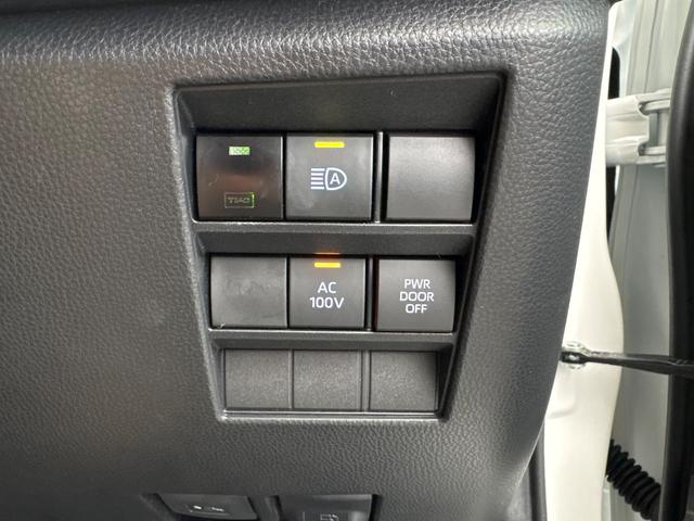 ノア ハイブリッドＳ－Ｚ　ドライブレコーダー　全周囲カメラ　ＴＶ　クリアランスソナー　オートクルーズコントロール　レーンアシスト　パークアシスト　衝突被害軽減システム　両側電動スライドドア　オートマチックハイビーム（21枚目）