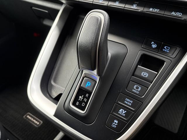 ノア ハイブリッドＳ－Ｚ　ドライブレコーダー　全周囲カメラ　ＴＶ　クリアランスソナー　オートクルーズコントロール　レーンアシスト　パークアシスト　衝突被害軽減システム　両側電動スライドドア　オートマチックハイビーム（31枚目）