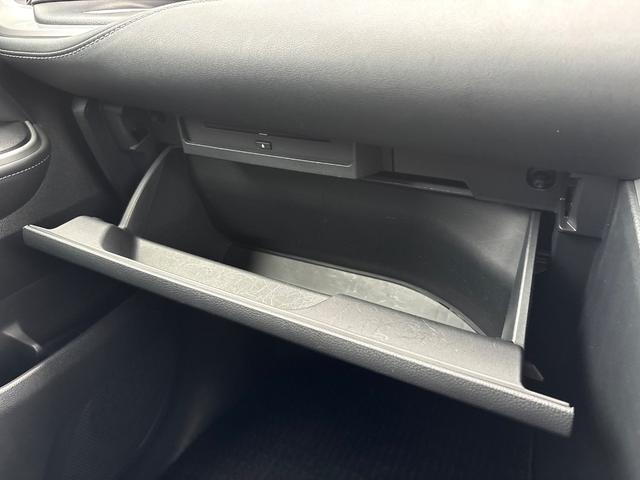 ノア ハイブリッドＳ－Ｚ　ドライブレコーダー　全周囲カメラ　ＴＶ　クリアランスソナー　オートクルーズコントロール　レーンアシスト　パークアシスト　衝突被害軽減システム　両側電動スライドドア　オートマチックハイビーム（38枚目）