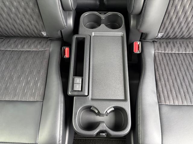 ノア ハイブリッドＳ－Ｚ　ドライブレコーダー　全周囲カメラ　ＴＶ　クリアランスソナー　オートクルーズコントロール　レーンアシスト　パークアシスト　衝突被害軽減システム　両側電動スライドドア　オートマチックハイビーム（44枚目）