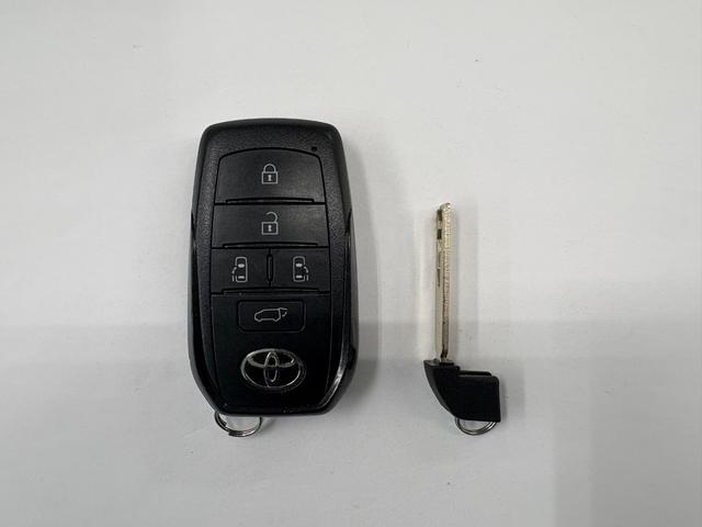 ノア ハイブリッドＳ－Ｚ　ドライブレコーダー　全周囲カメラ　ＴＶ　クリアランスソナー　オートクルーズコントロール　レーンアシスト　パークアシスト　衝突被害軽減システム　両側電動スライドドア　オートマチックハイビーム（59枚目）