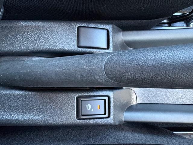 スイフトスポーツ ZC33S ファイナルエディション クリアランスソナー オートクルーズコントロール レーンアシスト 衝突被害軽減システム アルミホイール オートライト LEDヘッドランプ スマートキー 電動格納ミラー シートヒーター MT(31枚目)