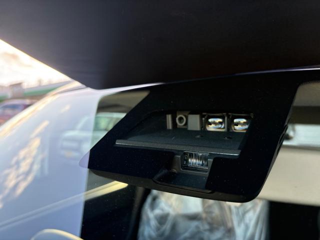 スイフトスポーツ ZC33S ファイナルエディション クリアランスソナー オートクルーズコントロール レーンアシスト 衝突被害軽減システム アルミホイール オートライト LEDヘッドランプ スマートキー 電動格納ミラー シートヒーター AT(10枚目)