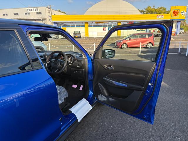 スイフトスポーツ ZC33S ファイナルエディション クリアランスソナー オートクルーズコントロール レーンアシスト 衝突被害軽減システム アルミホイール オートライト LEDヘッドランプ スマートキー 電動格納ミラー シートヒーター AT(13枚目)