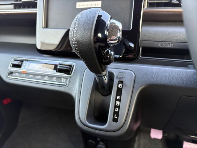 ワゴンRカスタムZ ハイブリッドZX クリアランスソナー オートクルーズコントロール レーンアシスト 衝突被害軽減システム オートライト LEDヘッドランプ スマートキー アイドリングストップ 電動格納ミラー シートヒーター ベンチシート(25枚目)