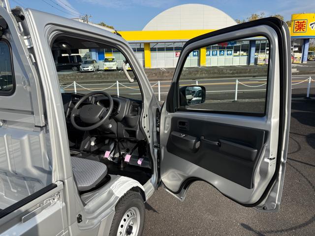 キャリイトラック KCエアコン・パワステ農繁仕様 4WD 5MT クリアランスソナー キーレスエントリー アイドリングストップ オートライト ESC エアコン パワーステアリング パワーウィンドウ 運転席エアバッグ 助手席エアバッグ(19枚目)