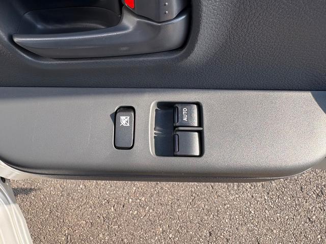 キャリイトラック KCエアコン・パワステ農繁仕様 4WD 5MT クリアランスソナー キーレスエントリー アイドリングストップ オートライト ESC エアコン パワーステアリング パワーウィンドウ 運転席エアバッグ 助手席エアバッグ(20枚目)