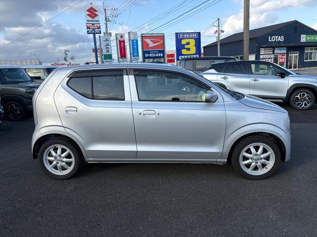 アルト Ｘ　車検２年　スマートキー　アイドリングストップ　電動格納ミラー　シートヒーター　ＣＶＴ　盗難防止システム　ＡＢＳ　ＥＳＣ　ＣＤ　ミュージックプレイヤー接続可　アルミホイール　衝突安全ボディ　エアコン（6枚目）