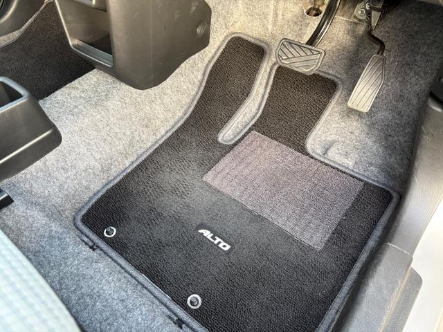 アルト Ｘ　車検２年　スマートキー　アイドリングストップ　電動格納ミラー　シートヒーター　ＣＶＴ　盗難防止システム　ＡＢＳ　ＥＳＣ　ＣＤ　ミュージックプレイヤー接続可　アルミホイール　衝突安全ボディ　エアコン（20枚目）