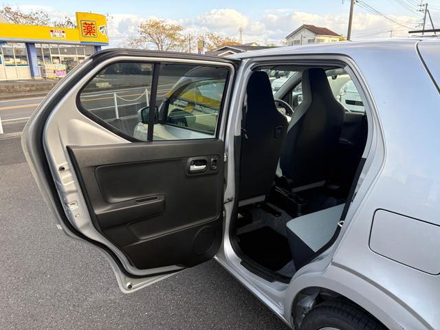 アルト Ｘ　車検２年　スマートキー　アイドリングストップ　電動格納ミラー　シートヒーター　ＣＶＴ　盗難防止システム　ＡＢＳ　ＥＳＣ　ＣＤ　ミュージックプレイヤー接続可　アルミホイール　衝突安全ボディ　エアコン（31枚目）