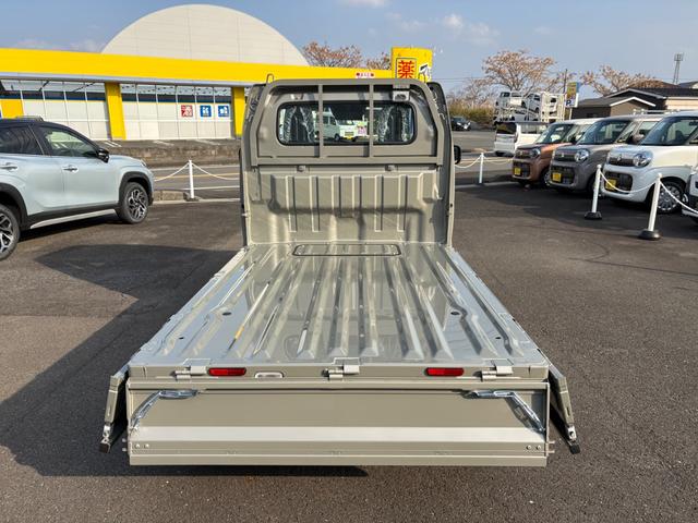 キャリイトラック ＫＸ　４ＷＤ　ＡＴ　軽トラック　三方開　衝突被害軽減システム　クリアランスソナー　レーンアシスト　キーレスエントリー　アイドリングストップ　電動格納ミラー　オートライト　ＥＳＣ　エアコン　パワーウィンドウ（18枚目）