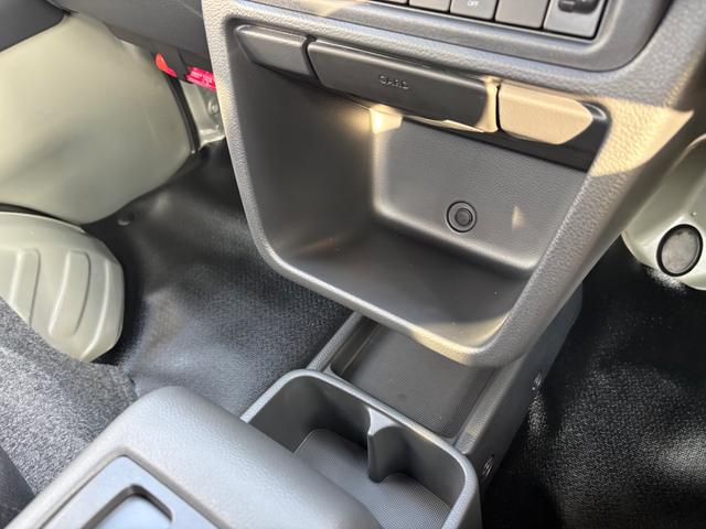 キャリイトラック ＫＸ　４ＷＤ　ＡＴ　軽トラック　三方開　衝突被害軽減システム　クリアランスソナー　レーンアシスト　キーレスエントリー　アイドリングストップ　電動格納ミラー　オートライト　ＥＳＣ　エアコン　パワーウィンドウ（33枚目）