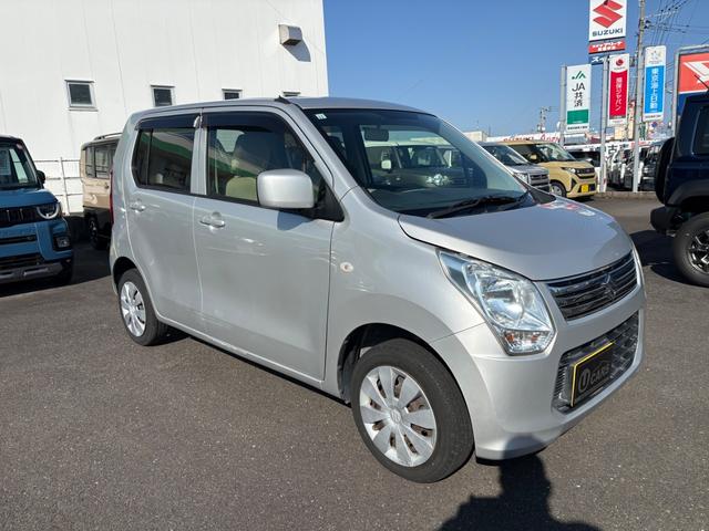 ワゴンR FX キーレスエントリー アイドリングストップ 電動格納ミラー ベンチシート CVT 盗難防止システム ABS CD ミュージックプレイヤー接続可 アルミホイール 衝突安全ボディ エアコン(5枚目)