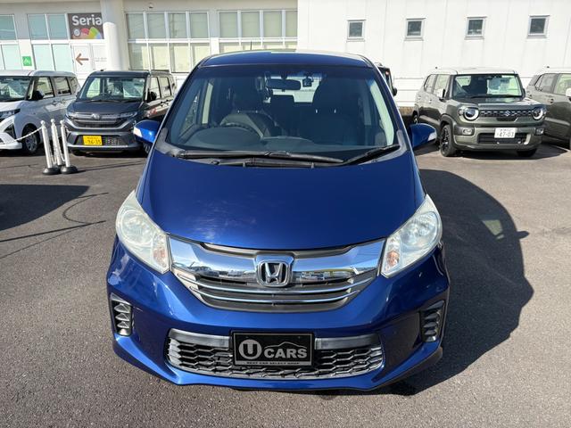 フリード Ｇ　ジャストセレクション　ドライブレコーダー　ＥＴＣ　バックカメラ　ＴＶ　両側スライド・片側電動　ＨＩＤ　スマートキー　電動格納ミラー　３列シート　ウォークスルー　ＣＶＴ　ＣＤ　ＤＶＤ再生　盗難防止システム（4枚目）