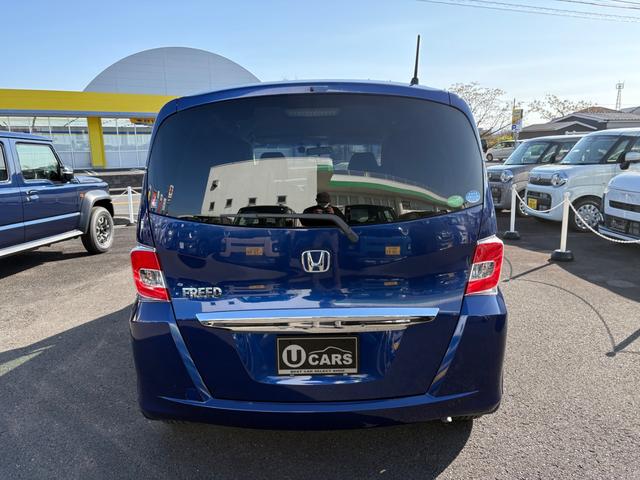 フリード Ｇ　ジャストセレクション　ドライブレコーダー　ＥＴＣ　バックカメラ　ＴＶ　両側スライド・片側電動　ＨＩＤ　スマートキー　電動格納ミラー　３列シート　ウォークスルー　ＣＶＴ　ＣＤ　ＤＶＤ再生　盗難防止システム（7枚目）