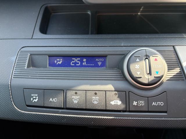 フリード Ｇ　ジャストセレクション　ドライブレコーダー　ＥＴＣ　バックカメラ　ＴＶ　両側スライド・片側電動　ＨＩＤ　スマートキー　電動格納ミラー　３列シート　ウォークスルー　ＣＶＴ　ＣＤ　ＤＶＤ再生　盗難防止システム（28枚目）