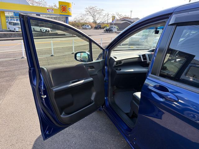 フリード Ｇ　ジャストセレクション　ドライブレコーダー　ＥＴＣ　バックカメラ　ＴＶ　両側スライド・片側電動　ＨＩＤ　スマートキー　電動格納ミラー　３列シート　ウォークスルー　ＣＶＴ　ＣＤ　ＤＶＤ再生　盗難防止システム（30枚目）