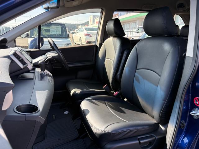 フリード Ｇ　ジャストセレクション　ドライブレコーダー　ＥＴＣ　バックカメラ　ＴＶ　両側スライド・片側電動　ＨＩＤ　スマートキー　電動格納ミラー　３列シート　ウォークスルー　ＣＶＴ　ＣＤ　ＤＶＤ再生　盗難防止システム（32枚目）