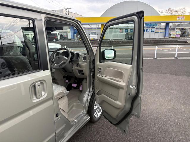エブリイワゴン ＰＺターボスペシャル　４ＷＤ　標準ルーフ　バックカメラ　両側電動スライドドア　クリアランスソナー　レーンアシスト　衝突被害軽減システム　オートライト　ＬＥＤヘッドランプ　スマートキー　アイドリングストップ　電動格納ミラー（13枚目）