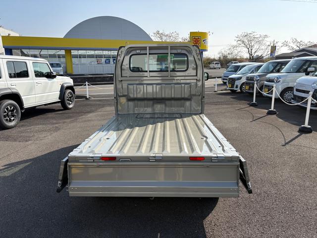 キャリイトラック ＫＣ　軽トラック　ＡＴ　２ＷＤ　衝突被害軽減システム　クリアランスソナー　レーンアシスト　キーレスエントリー　アイドリングストップ　オートライト　ＥＳＣ　エアコン　パワーウィンドウ　運転席エアバッグ（18枚目）