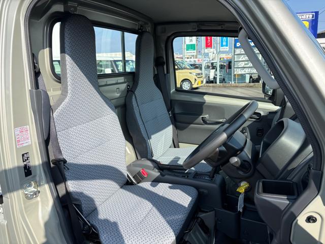 キャリイトラック ＫＣ　軽トラック　ＡＴ　２ＷＤ　衝突被害軽減システム　クリアランスソナー　レーンアシスト　キーレスエントリー　アイドリングストップ　オートライト　ＥＳＣ　エアコン　パワーウィンドウ　運転席エアバッグ（23枚目）