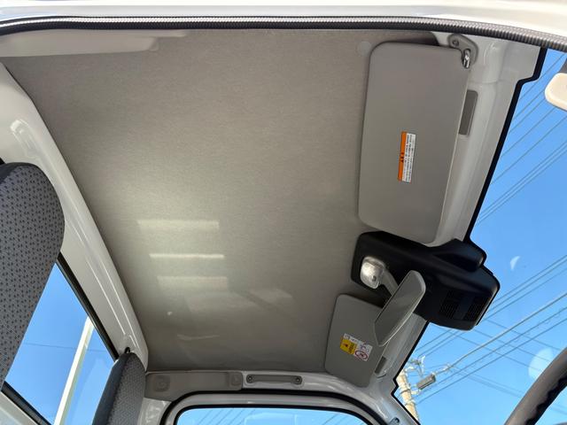 キャリイトラック ＫＣ　軽トラック　２ＷＤ　ＡＴ　衝突被害軽減システム　クリアランスソナー　レーンアシスト　キーレスエントリー　アイドリングストップ　オートライト　ＥＳＣ　エアコン　パワーウィンドウ　運転席エアバッグ（21枚目）