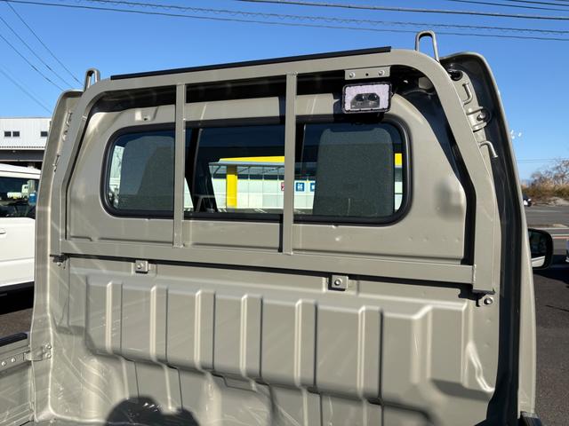 キャリイトラック ＫＣ農繁　４ＷＤ　５ＭＴ　衝突被害軽減システム　クリアランスソナー　レーンアシスト　キーレスエントリー　アイドリングストップ　オートライト　ＥＳＣ　エアコン　パワーウィンドウ　運転席エアバッグ（13枚目）