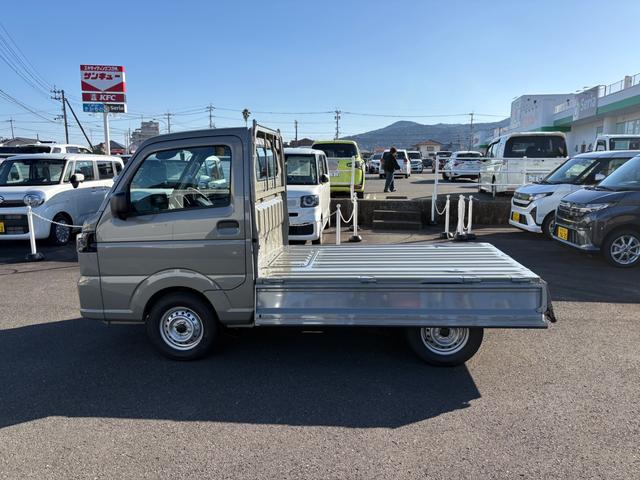 キャリイトラック ＫＣ農繁　４ＷＤ　５ＭＴ　衝突被害軽減システム　クリアランスソナー　レーンアシスト　キーレスエントリー　アイドリングストップ　オートライト　ＥＳＣ　エアコン　パワーウィンドウ　運転席エアバッグ（17枚目）