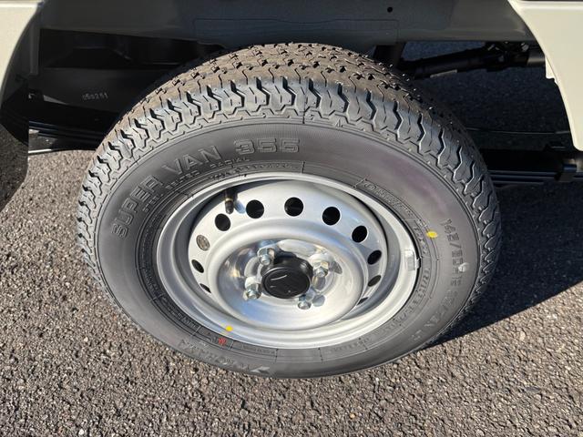 キャリイトラック ＫＣ農繁　４ＷＤ　５ＭＴ　衝突被害軽減システム　クリアランスソナー　レーンアシスト　キーレスエントリー　アイドリングストップ　オートライト　ＥＳＣ　エアコン　パワーウィンドウ　運転席エアバッグ（43枚目）