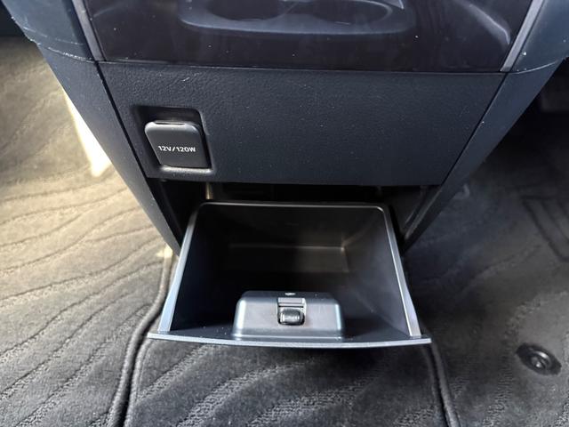 ヴェルファイア ２．５Ｚ　ドライブレコーダー　シートカバー　ＥＴＣ　バックカメラ　ナビ　ＴＶ　クリアランスソナー　オートクルーズコントロール　レーンアシスト　衝突被害軽減システム　両側電動スライドドア（34枚目）