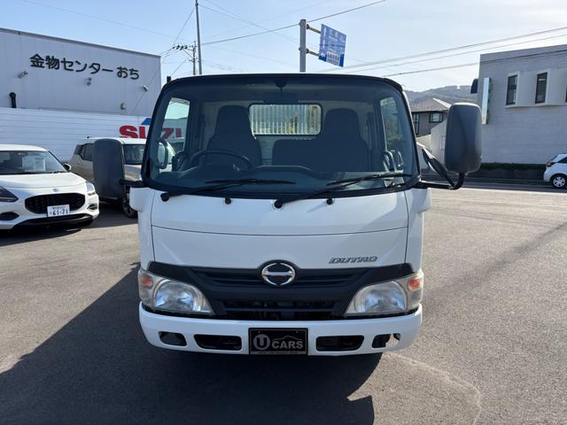デュトロ 　ＭＴ　後輪ダブル　電動格納ミラー　エアコン　パワーウィンドウ　運転席エアバッグ　積載量２０００ｋｇ　荷台内寸長３０５幅１５９高３２　高床前７７後８３　　全輪１９５／７５Ｒ１５　１０９／１０７ＮＬＴ（4枚目）
