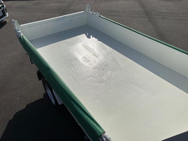 デュトロ 　ＭＴ　後輪ダブル　電動格納ミラー　エアコン　パワーウィンドウ　運転席エアバッグ　積載量２０００ｋｇ　荷台内寸長３０５幅１５９高３２　高床前７７後８３　　全輪１９５／７５Ｒ１５　１０９／１０７ＮＬＴ（12枚目）