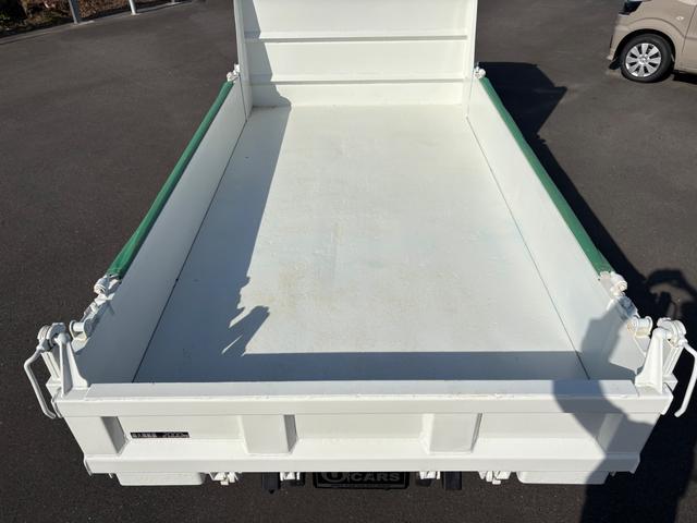 デュトロ 　ＭＴ　後輪ダブル　電動格納ミラー　エアコン　パワーウィンドウ　運転席エアバッグ　積載量２０００ｋｇ　荷台内寸長３０５幅１５９高３２　高床前７７後８３　　全輪１９５／７５Ｒ１５　１０９／１０７ＮＬＴ（13枚目）