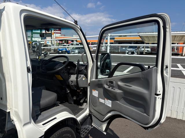 デュトロ 　ＭＴ　後輪ダブル　電動格納ミラー　エアコン　パワーウィンドウ　運転席エアバッグ　積載量２０００ｋｇ　荷台内寸長３０５幅１５９高３２　高床前７７後８３　　全輪１９５／７５Ｒ１５　１０９／１０７ＮＬＴ（24枚目）