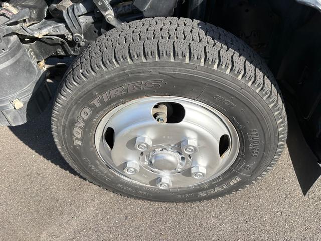 デュトロ 　ＭＴ　後輪ダブル　電動格納ミラー　エアコン　パワーウィンドウ　運転席エアバッグ　積載量２０００ｋｇ　荷台内寸長３０５幅１５９高３２　高床前７７後８３　　全輪１９５／７５Ｒ１５　１０９／１０７ＮＬＴ（47枚目）