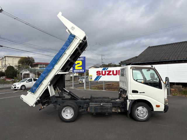 デュトロ 　ＭＴ　後輪ダブル　エアコン　パワーウィンドウ　運転席エアバッグ　積載量２０００ｋｇ　荷台内寸長３０５幅１５９高３２　高床前７７後８４　全輪１９５／７５Ｒ１５　１０９／１０７Ｌ　ＬＴ（16枚目）