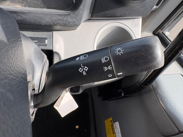 デュトロ 　ＭＴ　後輪ダブル　エアコン　パワーウィンドウ　運転席エアバッグ　積載量２０００ｋｇ　荷台内寸長３０５幅１５９高３２　高床前７７後８４　全輪１９５／７５Ｒ１５　１０９／１０７Ｌ　ＬＴ（30枚目）