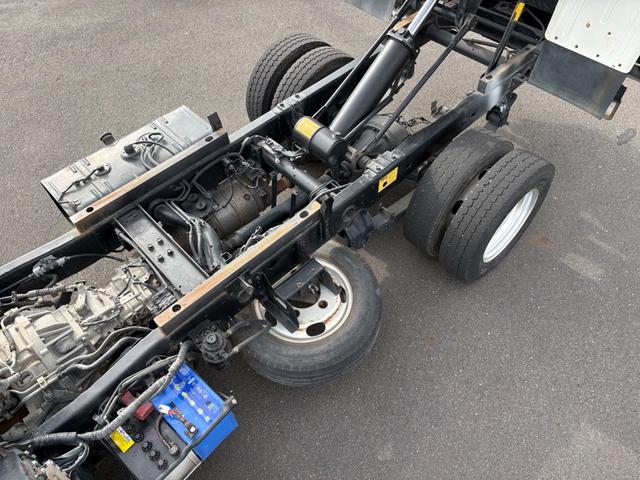 デュトロ 　ＭＴ　後輪ダブル　エアコン　パワーウィンドウ　運転席エアバッグ　積載量２０００ｋｇ　荷台内寸長３０５幅１５９高３２　高床前７７後８４　全輪１９５／７５Ｒ１５　１０９／１０７Ｌ　ＬＴ（46枚目）