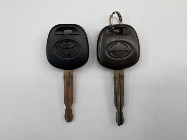 デュトロ 　ＭＴ　後輪ダブル　エアコン　パワーウィンドウ　運転席エアバッグ　積載量２０００ｋｇ　荷台内寸長３０５幅１５９高３２　高床前７７後８４　全輪１９５／７５Ｒ１５　１０９／１０７Ｌ　ＬＴ（52枚目）