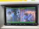 TV付きの車となっております。ドライブの合間の休憩中に気になる番組を見ることができます。