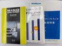 　３トンダンプ　水平ゲート　６ＭＴ　２ＷＤ　エンジンＮ０４Ｃ　４ナンバー　バックカメラ　ＥＳＣ　積載量３０００ｋｇ　荷台内寸長３０５幅１５９高３７　高床前８３後８７　タイヤ１９５／８５Ｒ１６（55枚目）