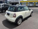 MINI クーパー ETC アルミホイール キーレスエントリー AT 盗難防止システム ABS CD ミュージックプレイヤー接続可 エアコン パワーステアリング パワーウィンドウ 中古車画像_3