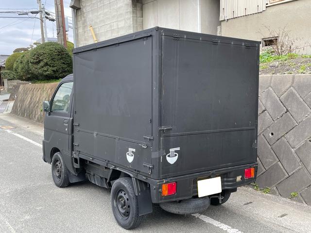 　キッチンカー　水道　荷台三方開　コンセント　リアカーテン　５速マニュアル　ラジオ　エアコン(28枚目)