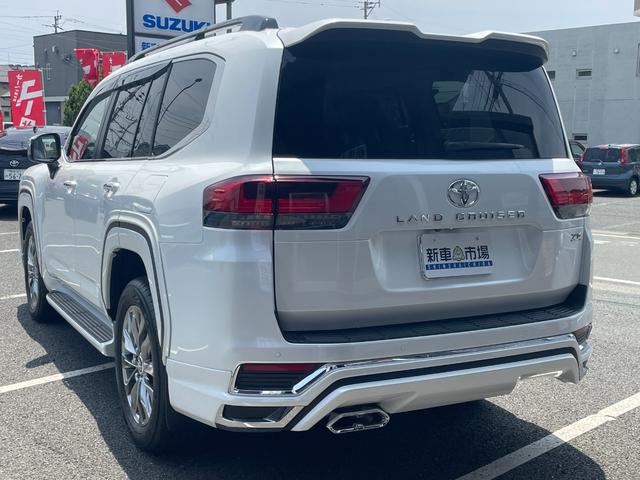 ランドクルーザー ＺＸ　４ＷＤ　全周囲カメラ　クリアランスソナー　オートクルーズコントロール　レーンアシスト　パワーシート　衝突被害軽減システム　サンルーフ　ナビ　ＴＶ　オートマチックハイビーム　オートライト（17枚目）